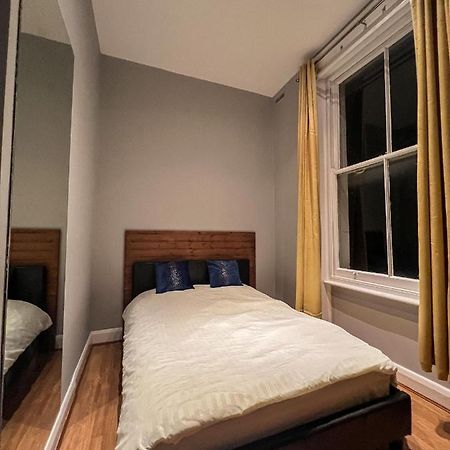 Central, Cozy Victorian Flat Next To Harrods Leilighet London Eksteriør bilde